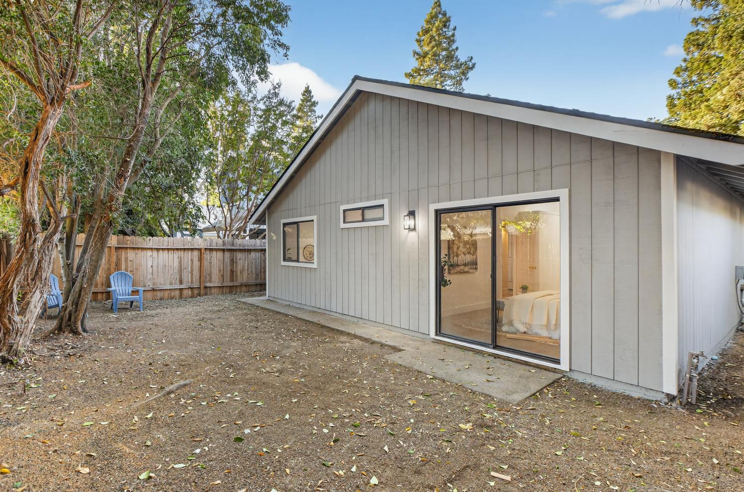 805 W Lincoln Avenue