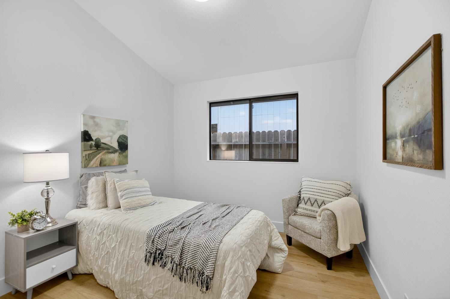 805 W Lincoln Avenue