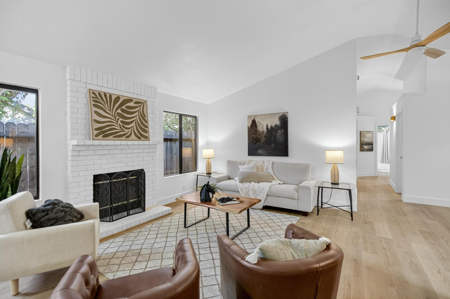 805 W Lincoln Avenue