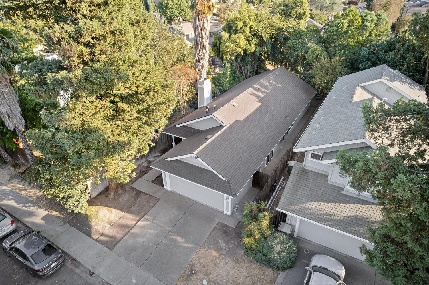 805 W Lincoln Avenue