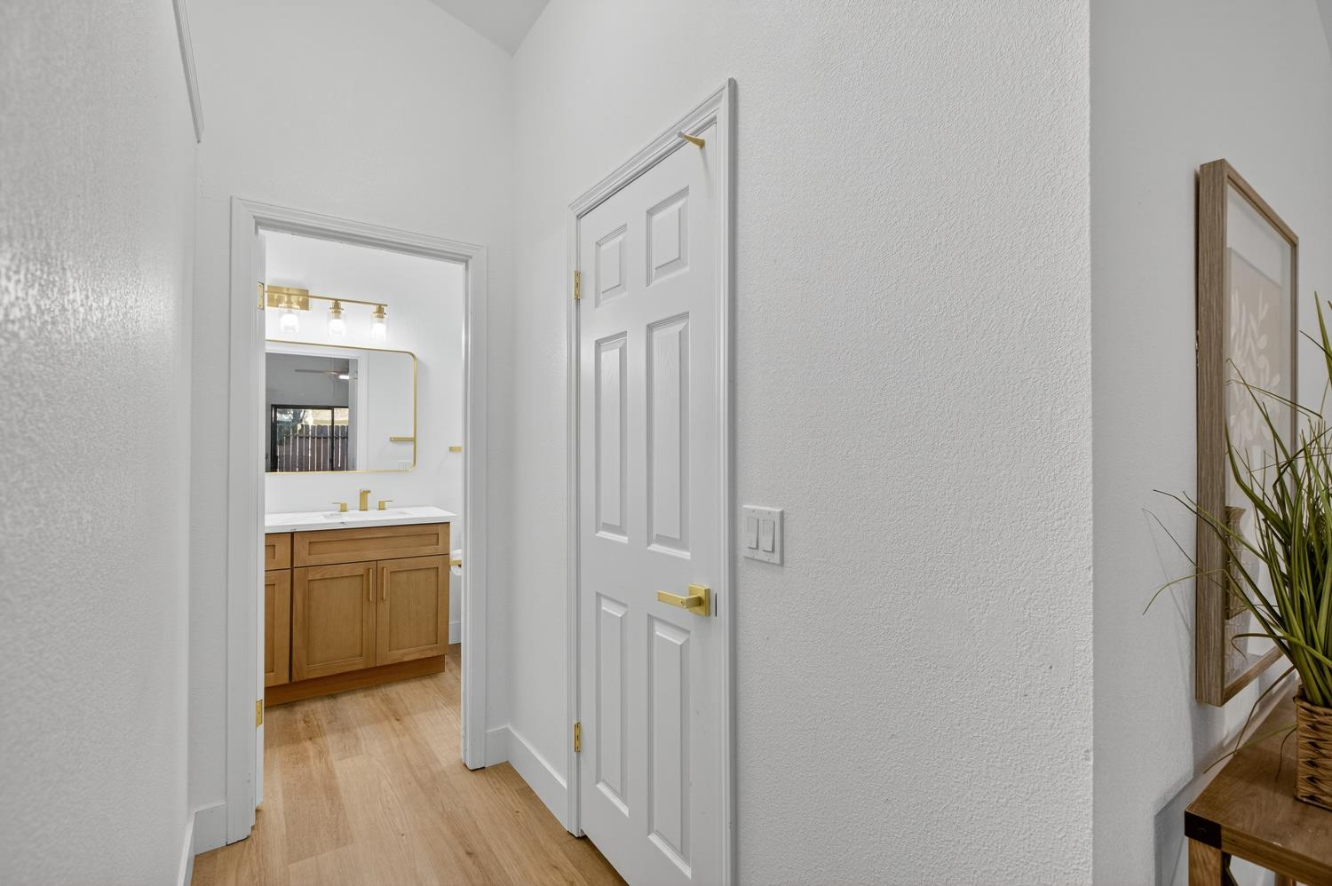 805 W Lincoln Avenue