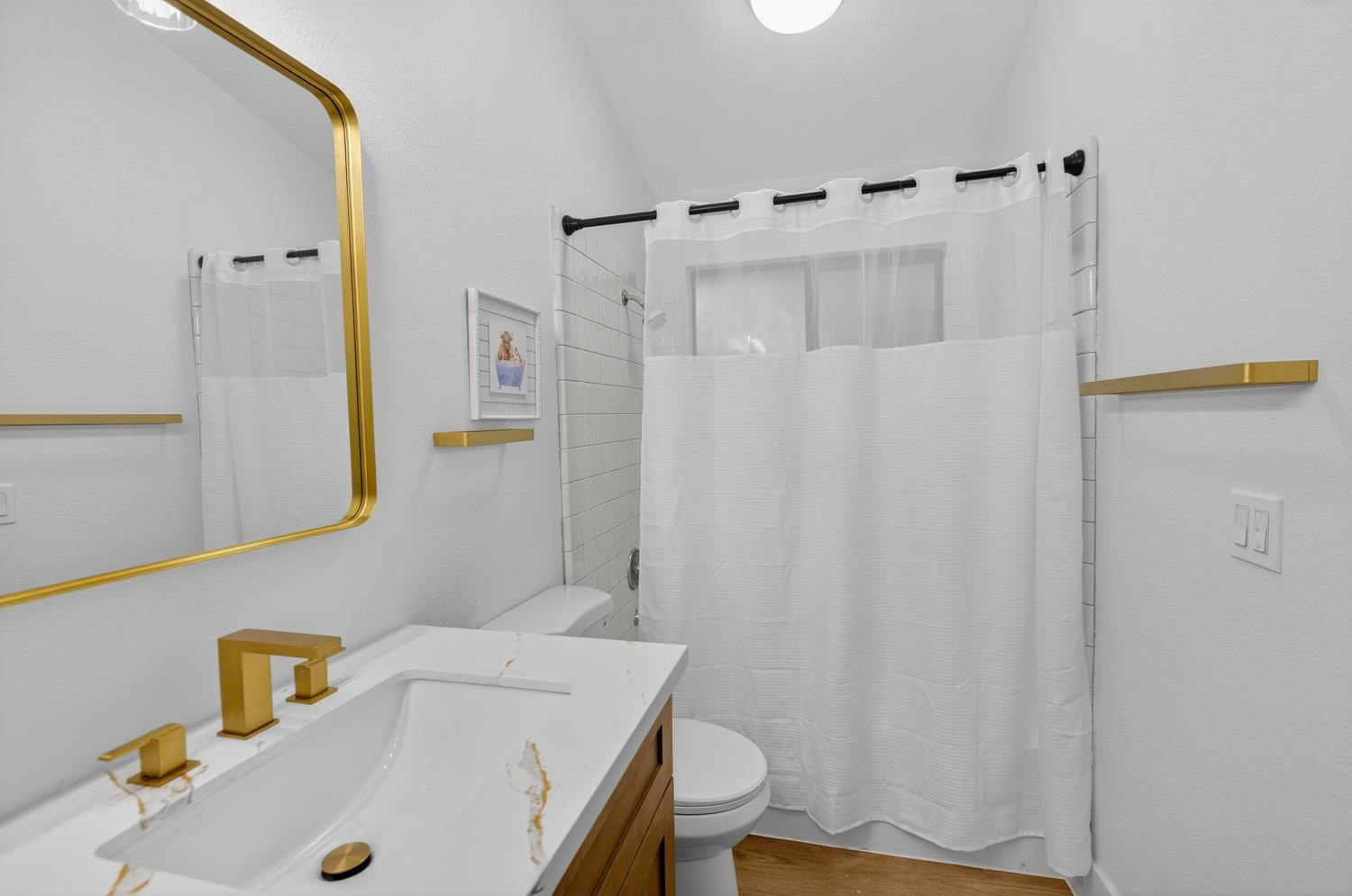 805 W Lincoln Avenue