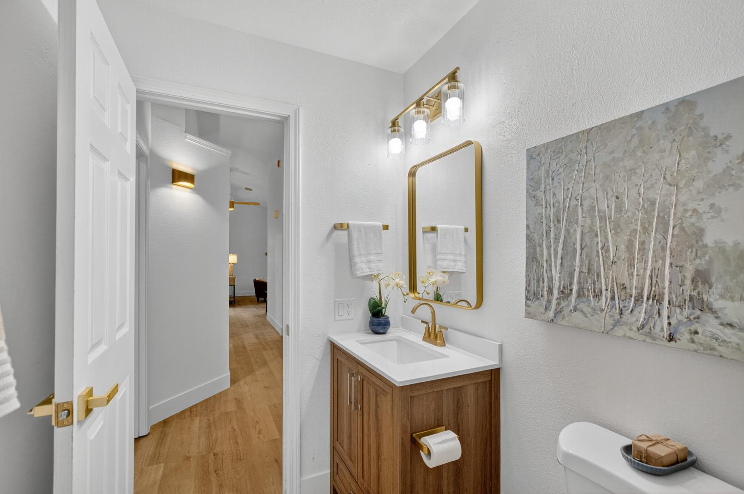 805 W Lincoln Avenue