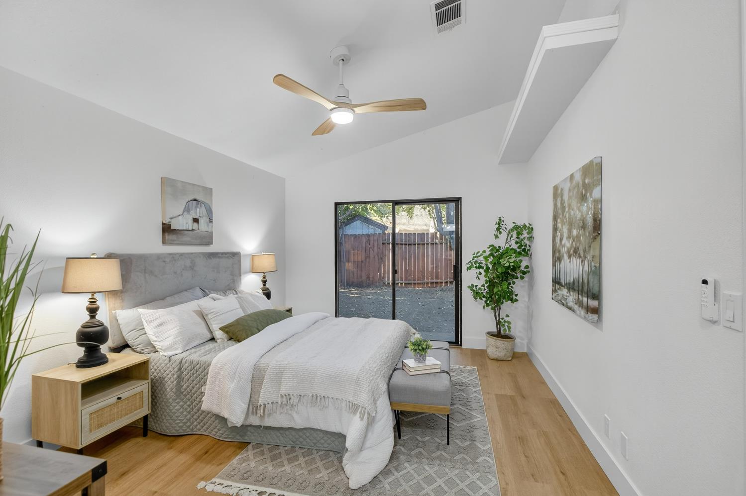 805 W Lincoln Avenue