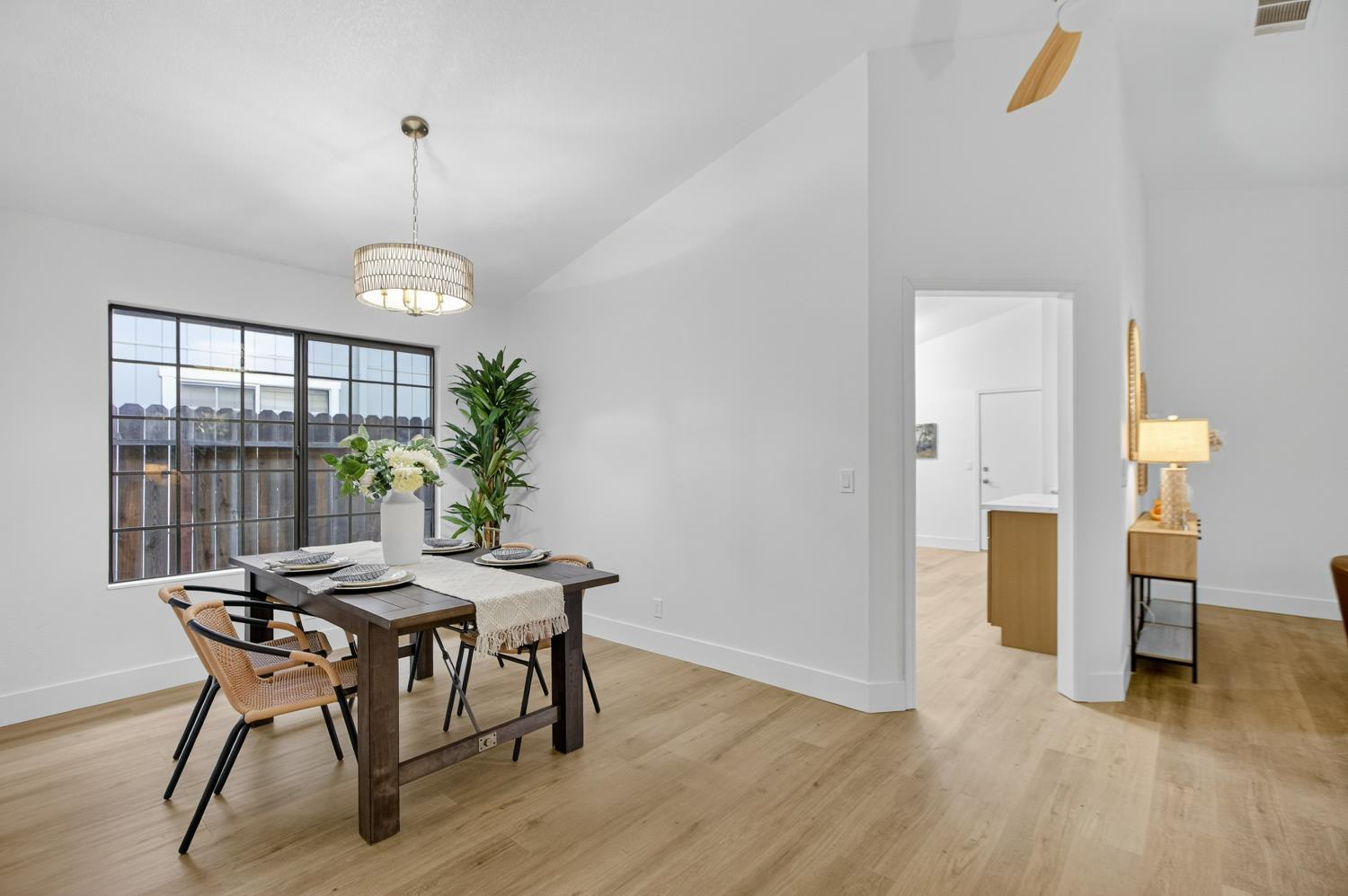 805 W Lincoln Avenue