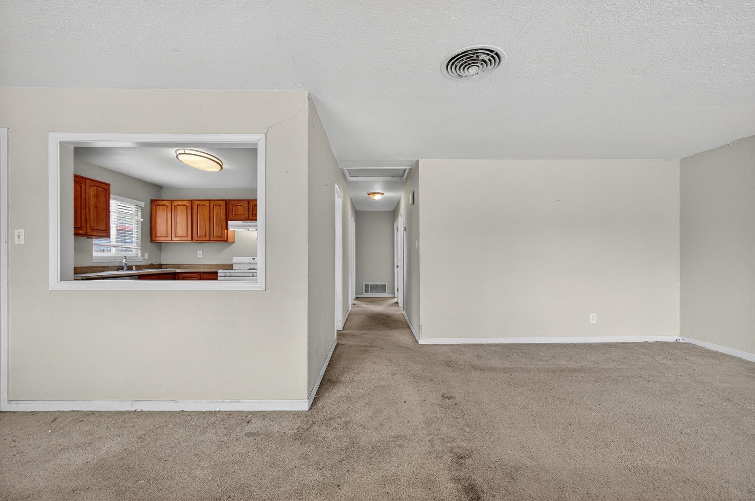 48 W Leland Road
