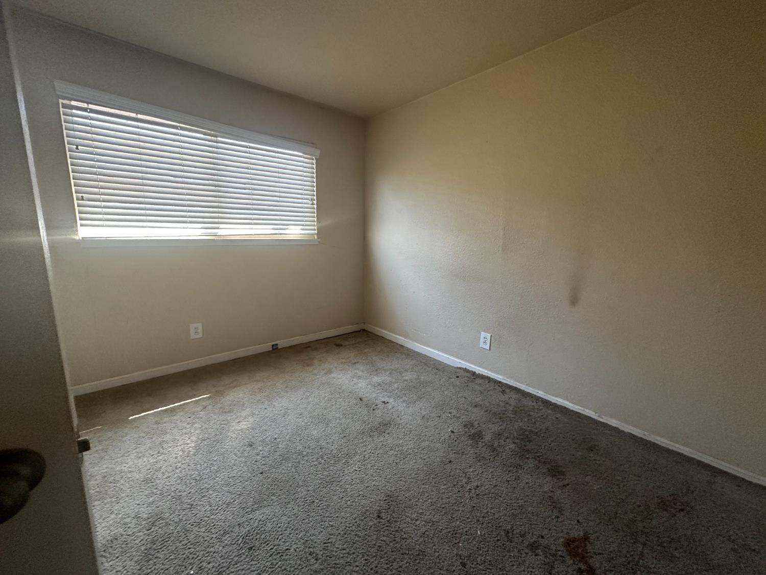 48 W Leland Road
