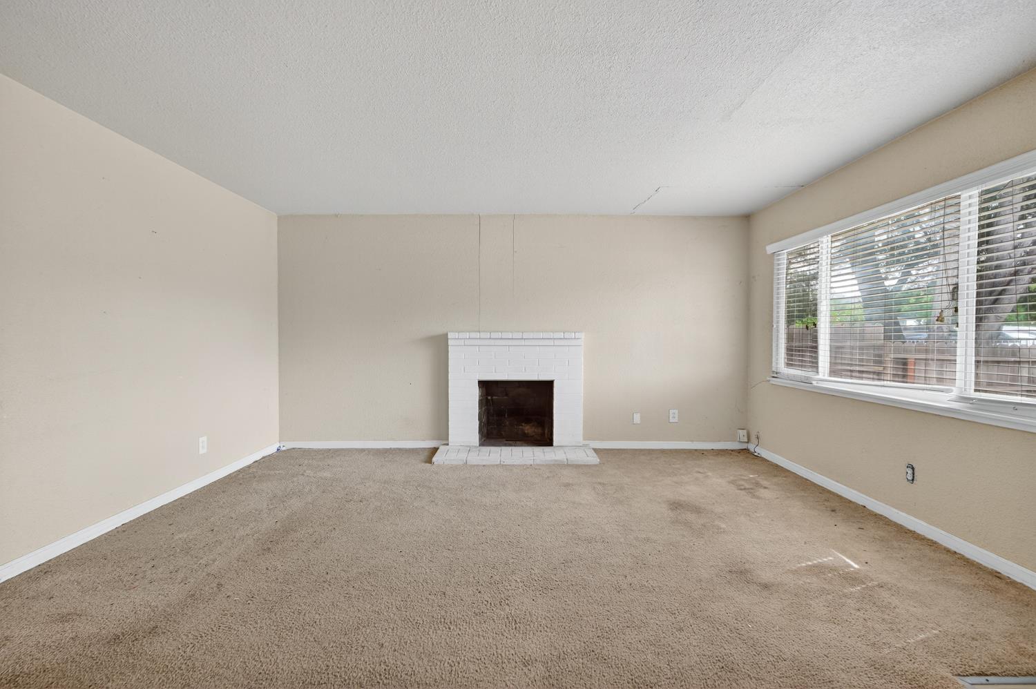 48 W Leland Road