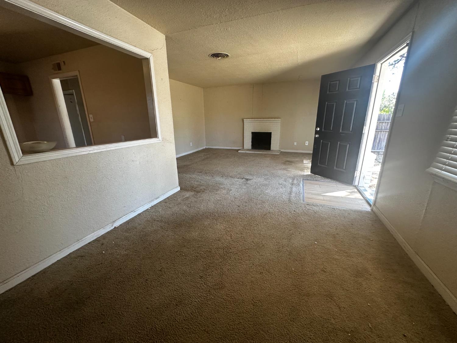 48 W Leland Road