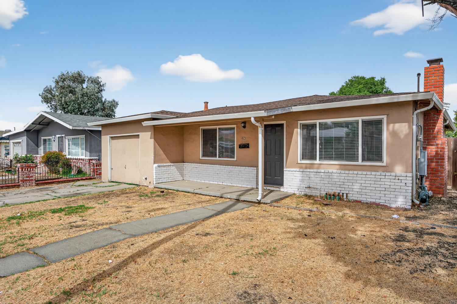48 W Leland Road