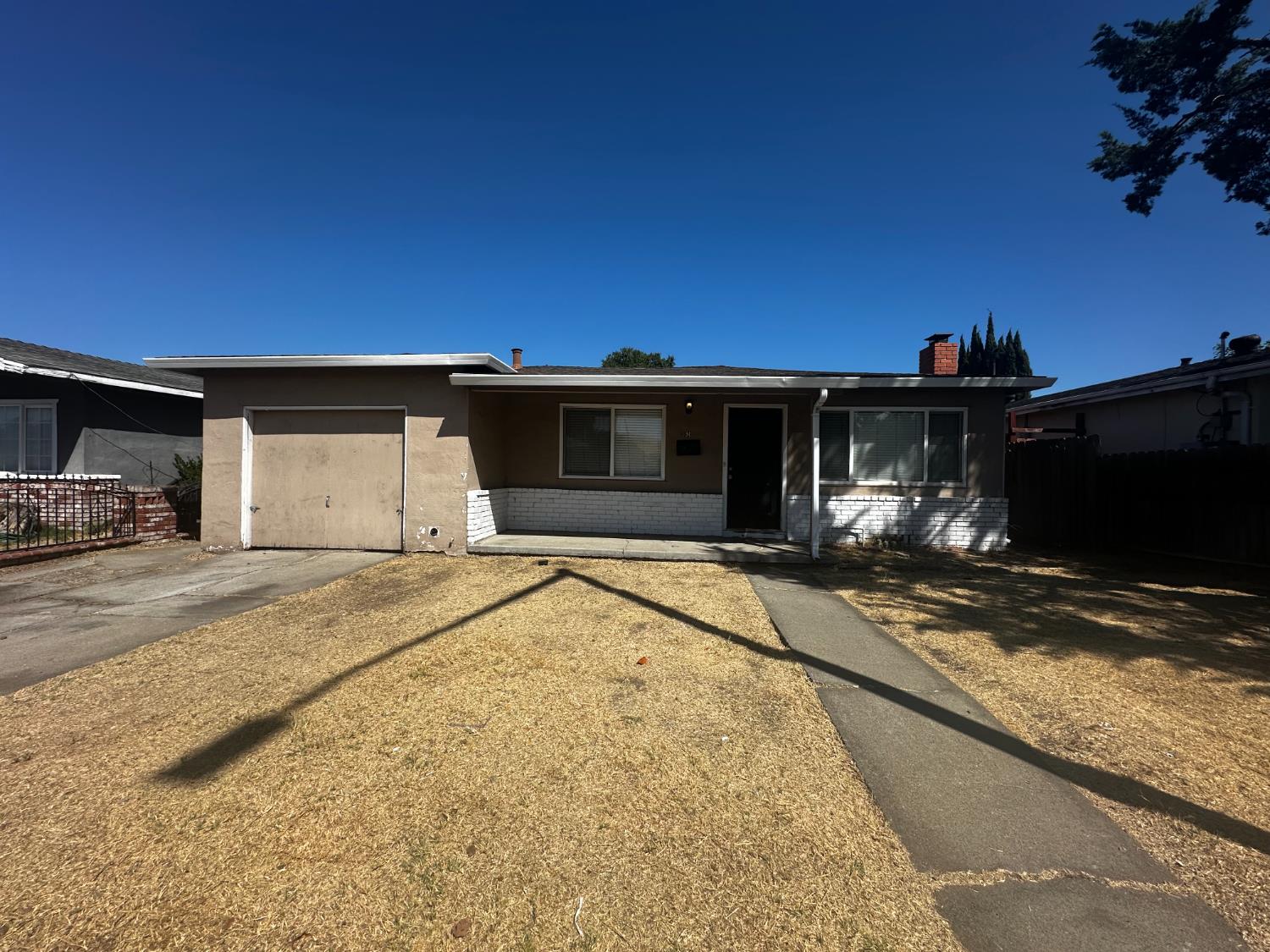 48 W Leland Road
