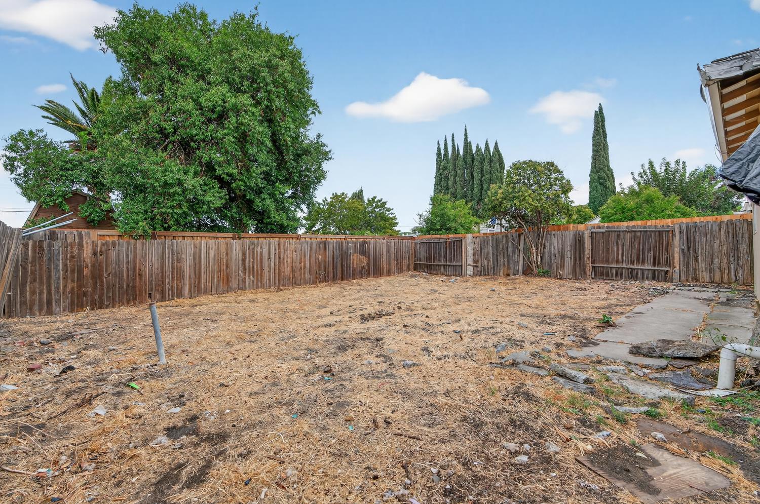 48 W Leland Road