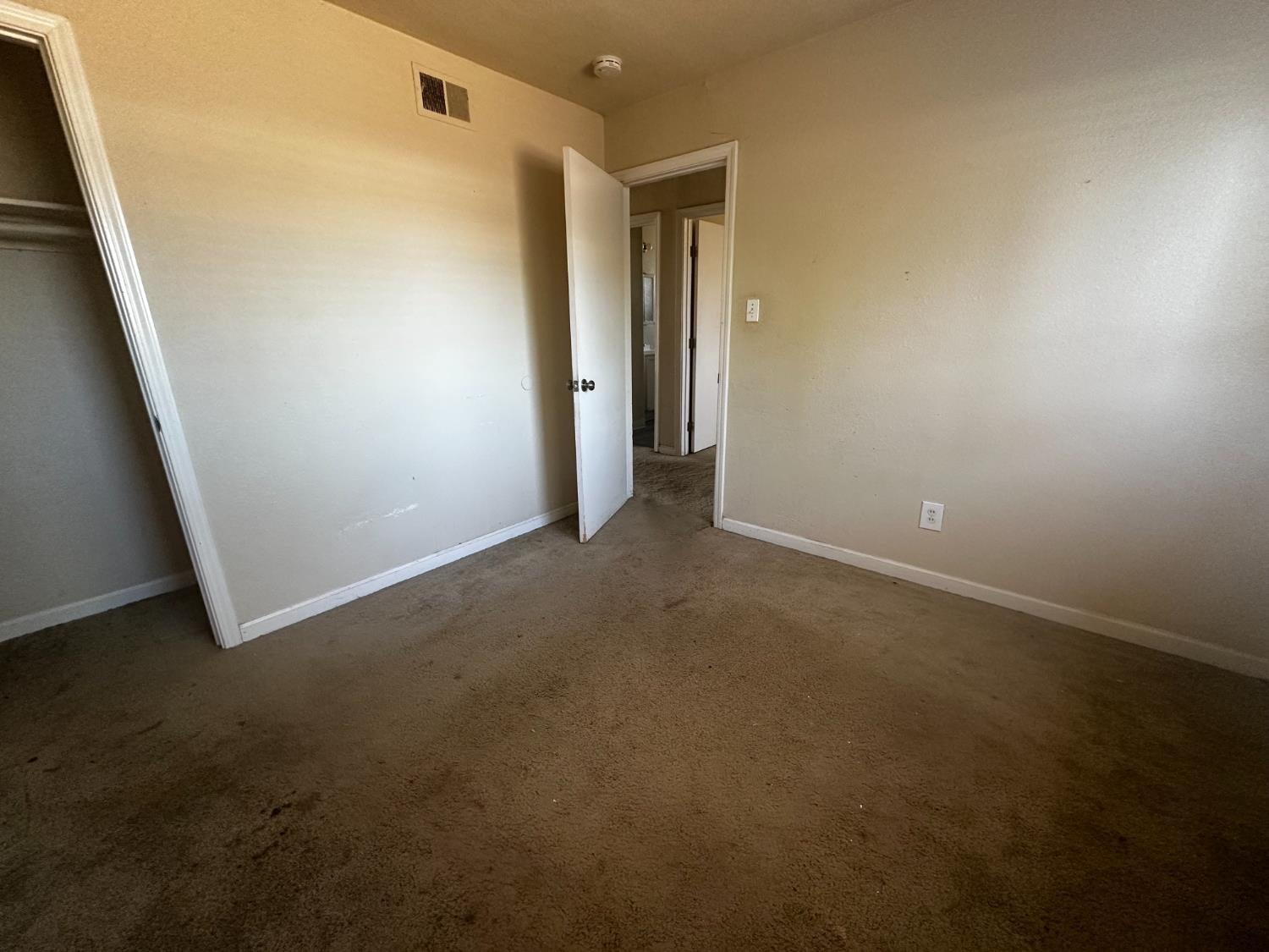 48 W Leland Road
