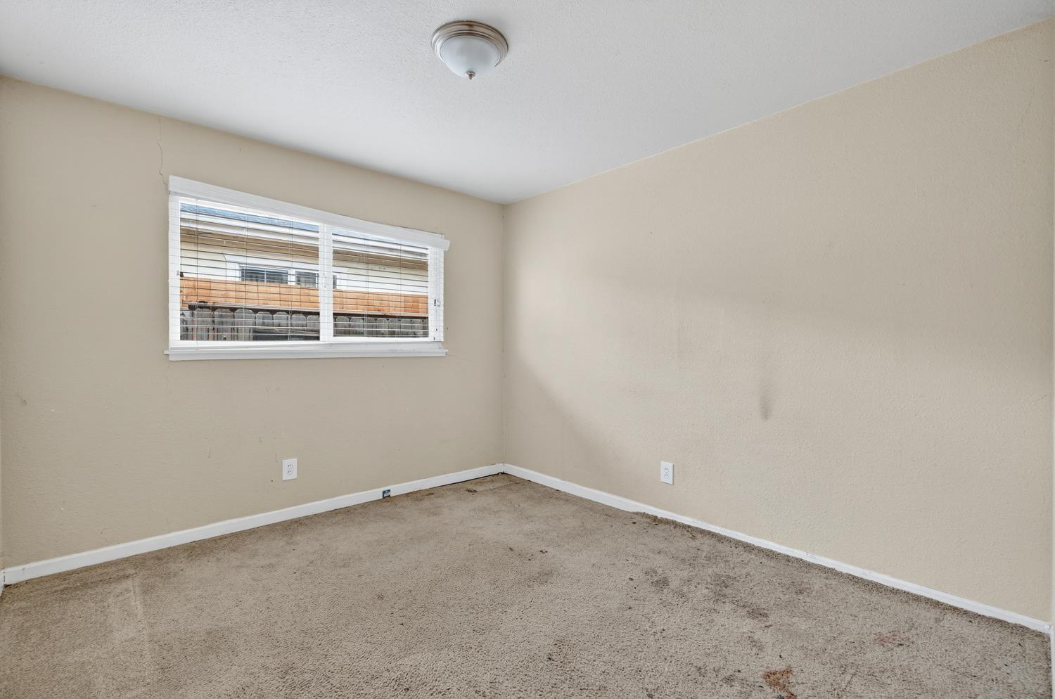 48 W Leland Road