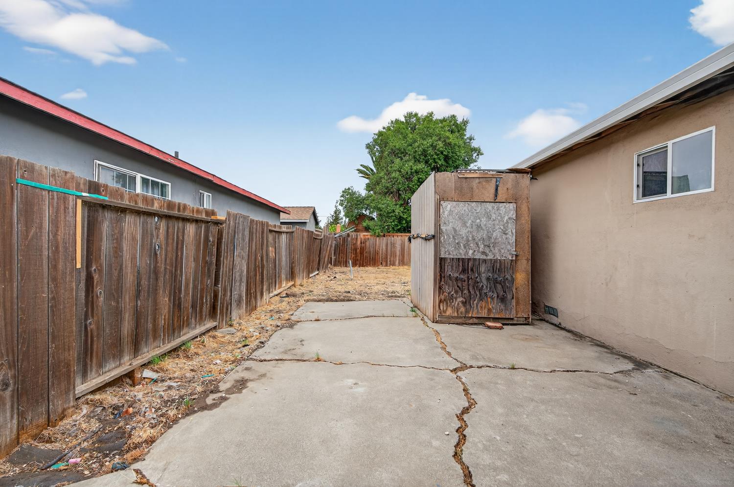 48 W Leland Road