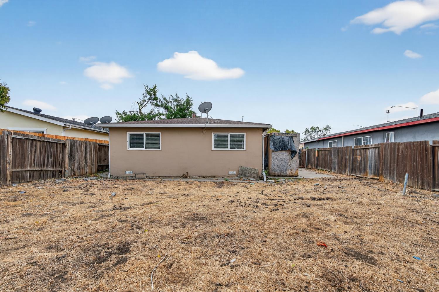48 W Leland Road