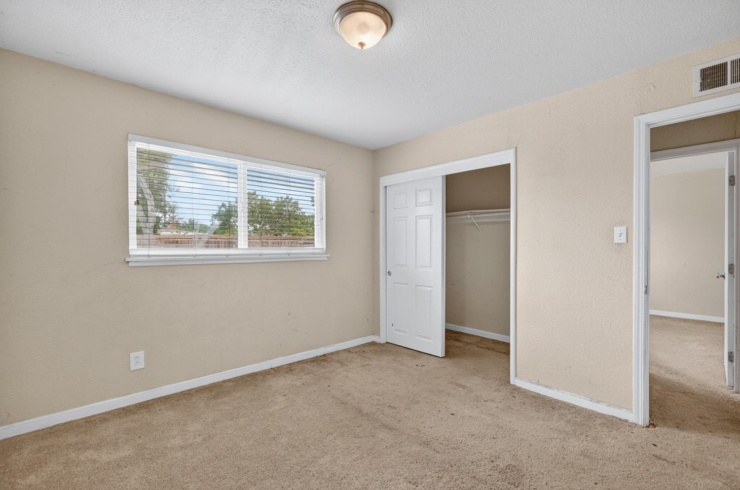 48 W Leland Road