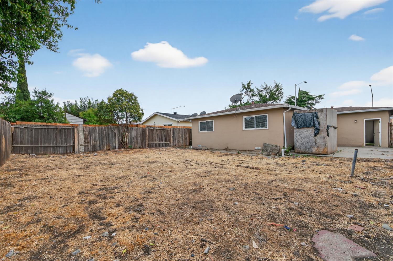 48 W Leland Road