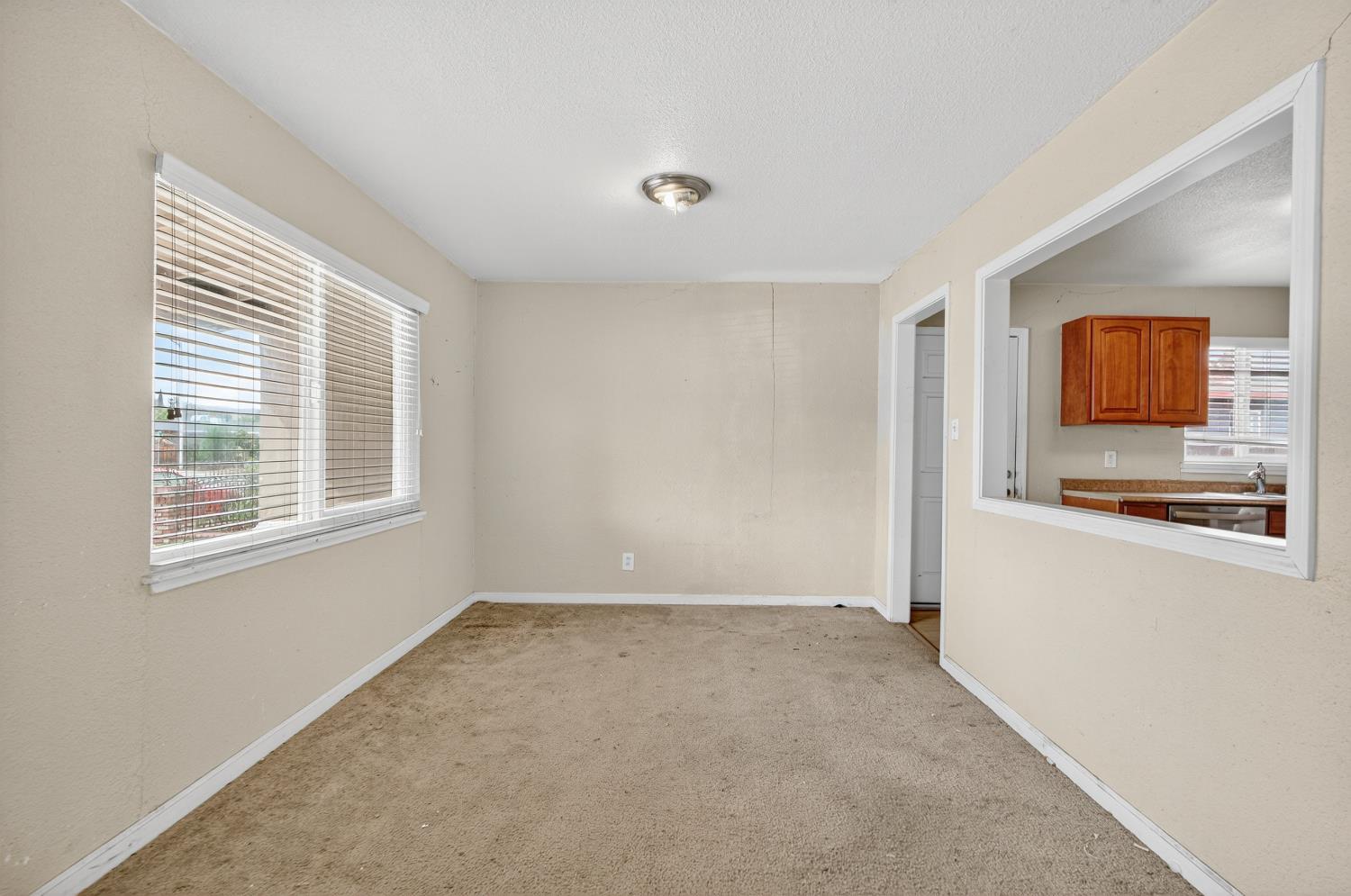 48 W Leland Road
