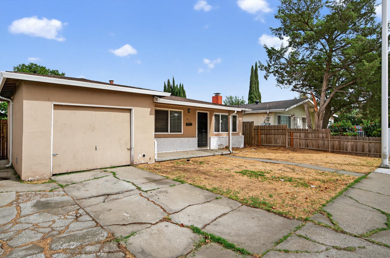48 W Leland Road