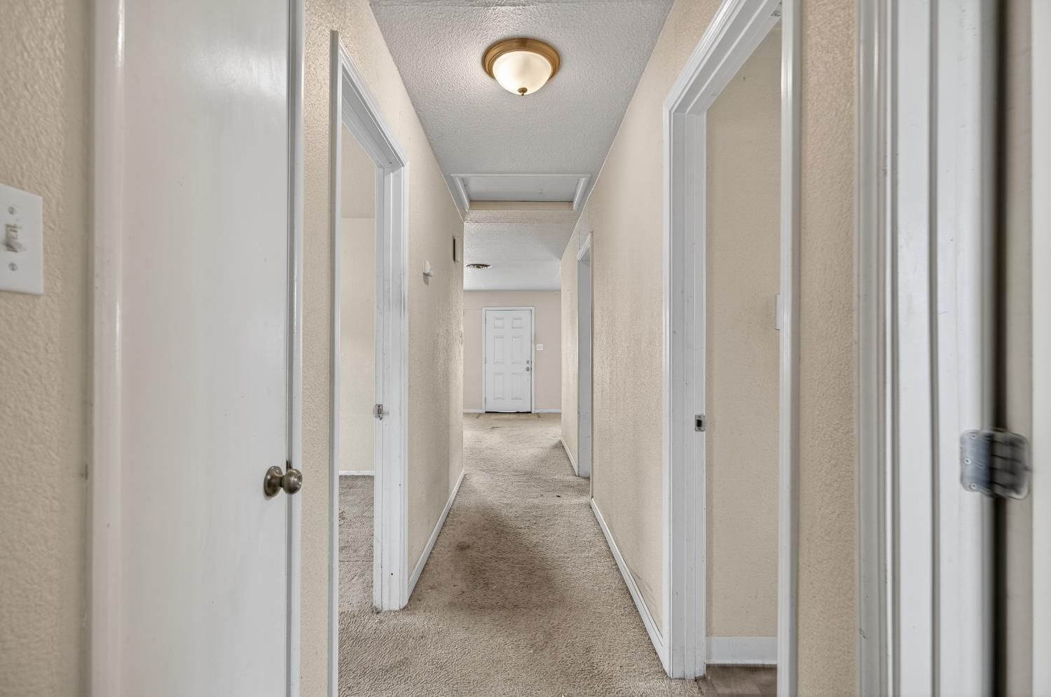 48 W Leland Road