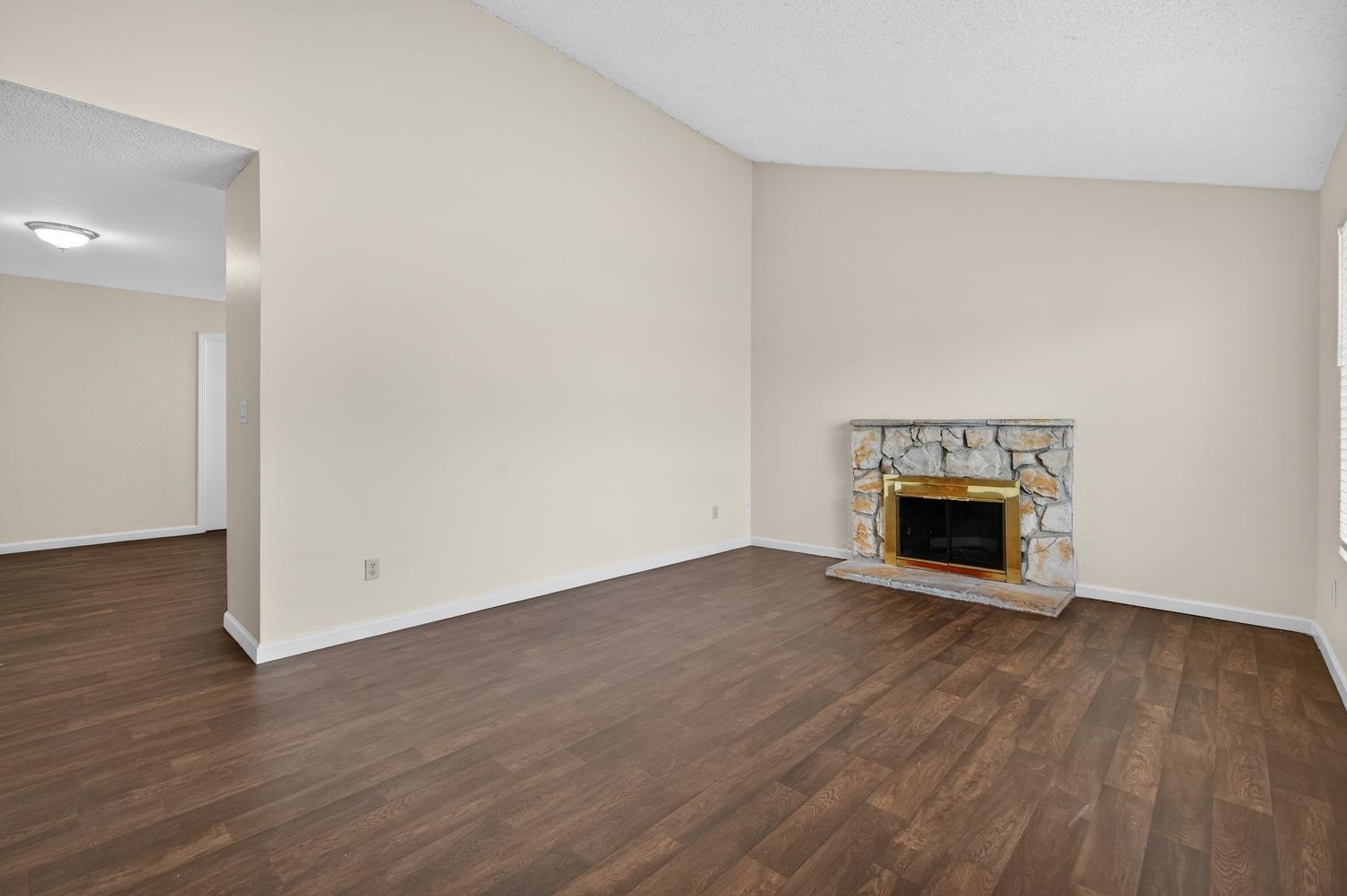 2217 Hamlin Drive