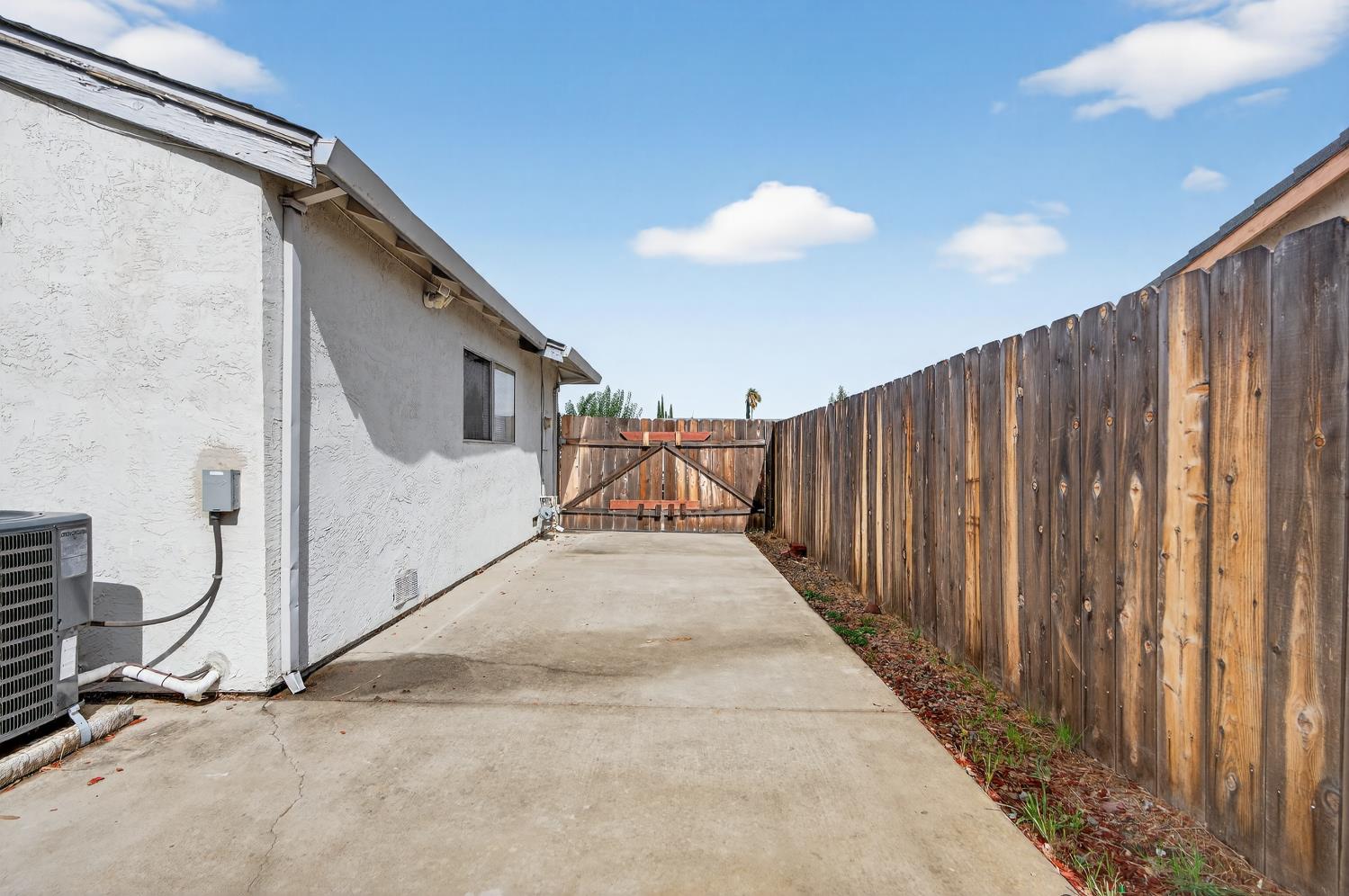 2217 Hamlin Drive
