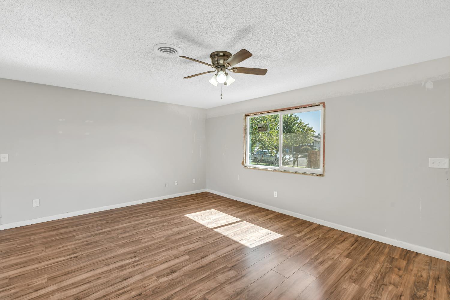 1539 Karen Way