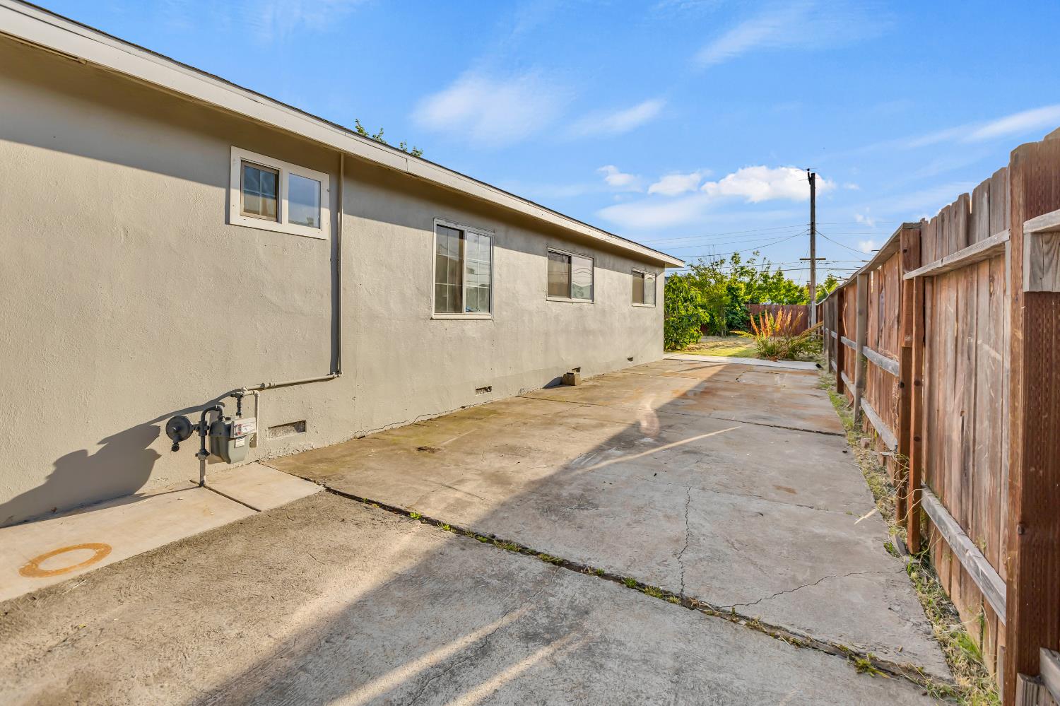 7682 Detroit Boulevard