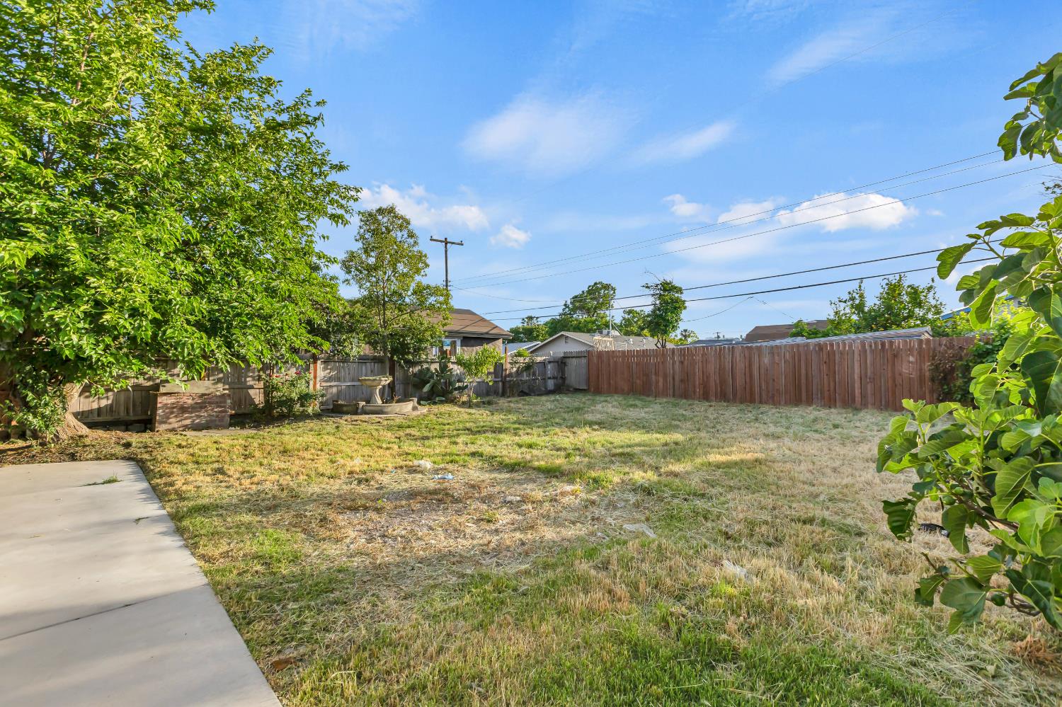 7682 Detroit Boulevard