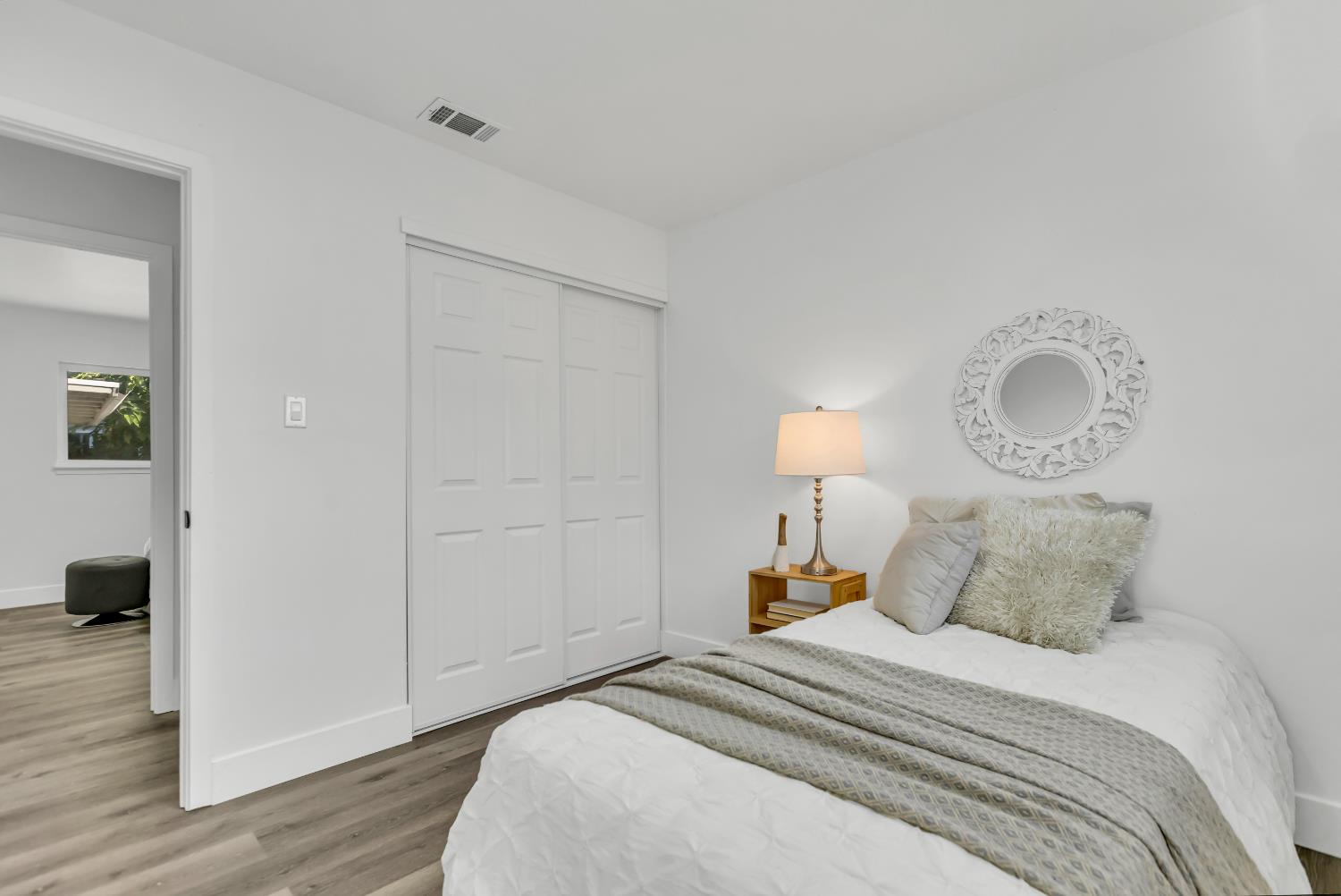 7682 Detroit Boulevard