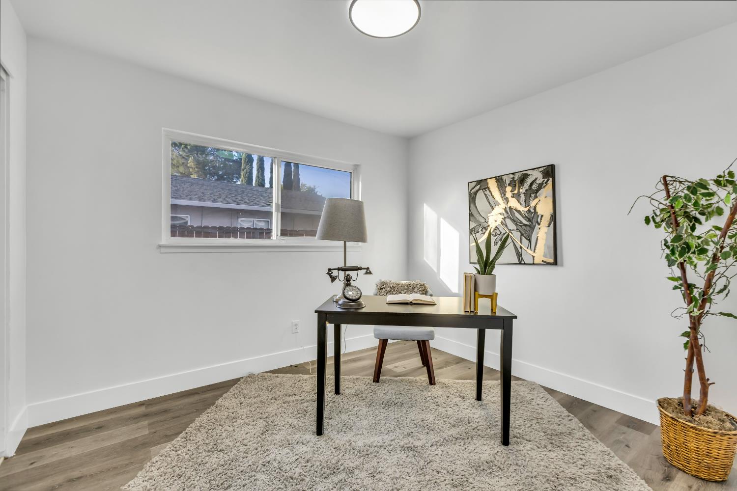 7682 Detroit Boulevard