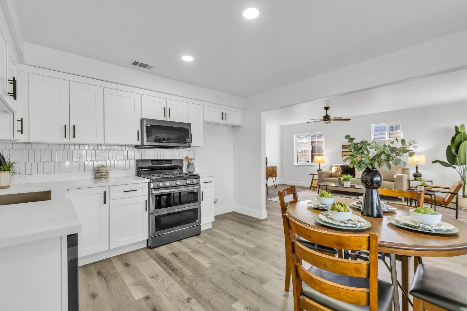 7682 Detroit Boulevard