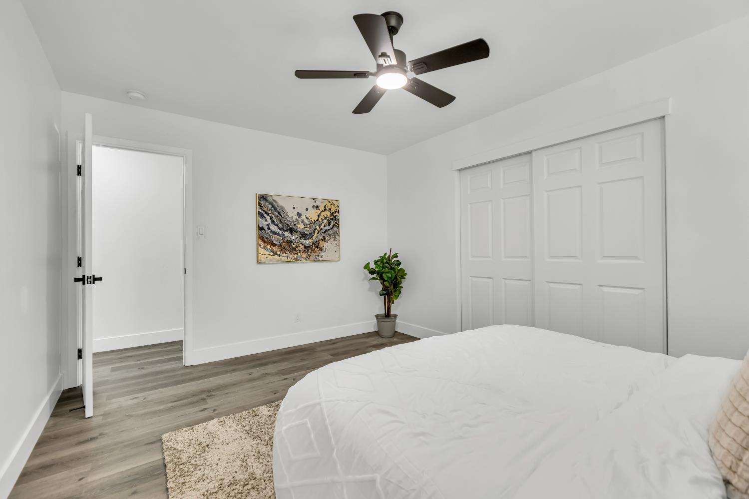 7682 Detroit Boulevard