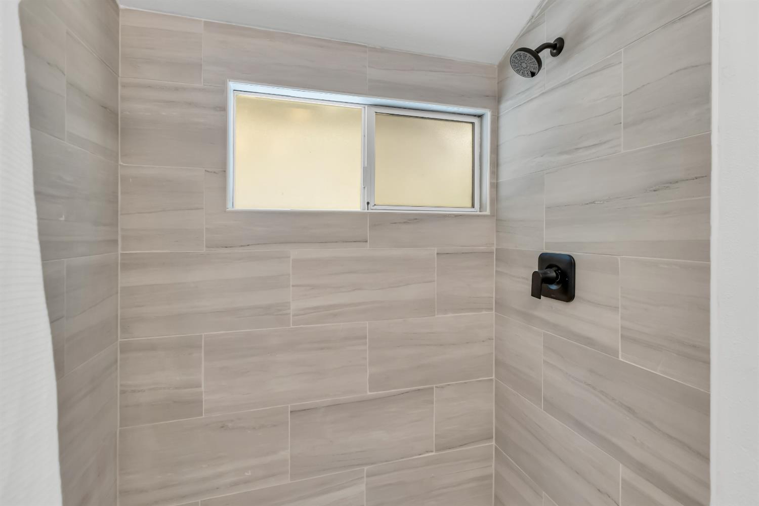 7682 Detroit Boulevard