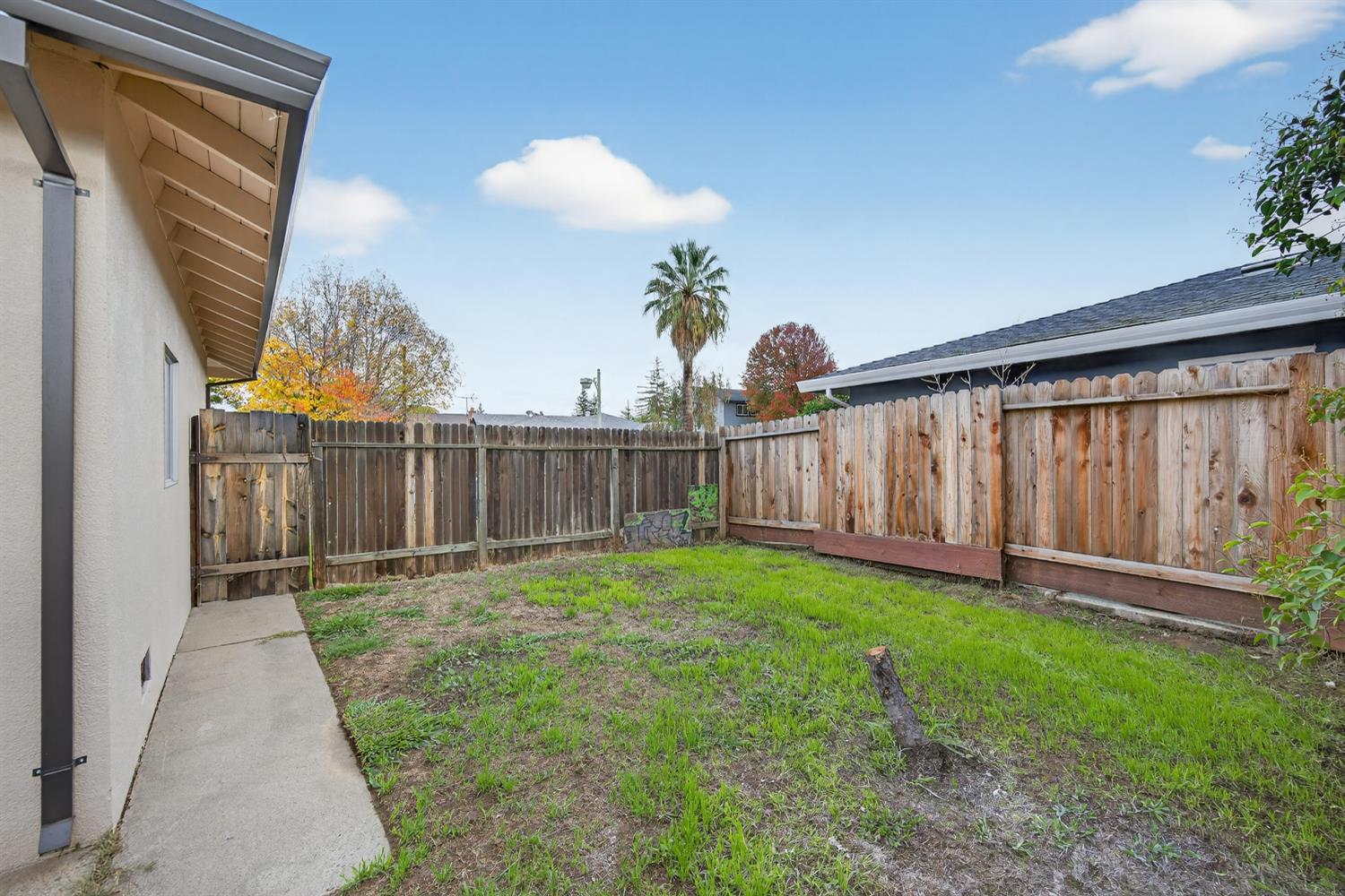 5220 Pomegranate Avenue