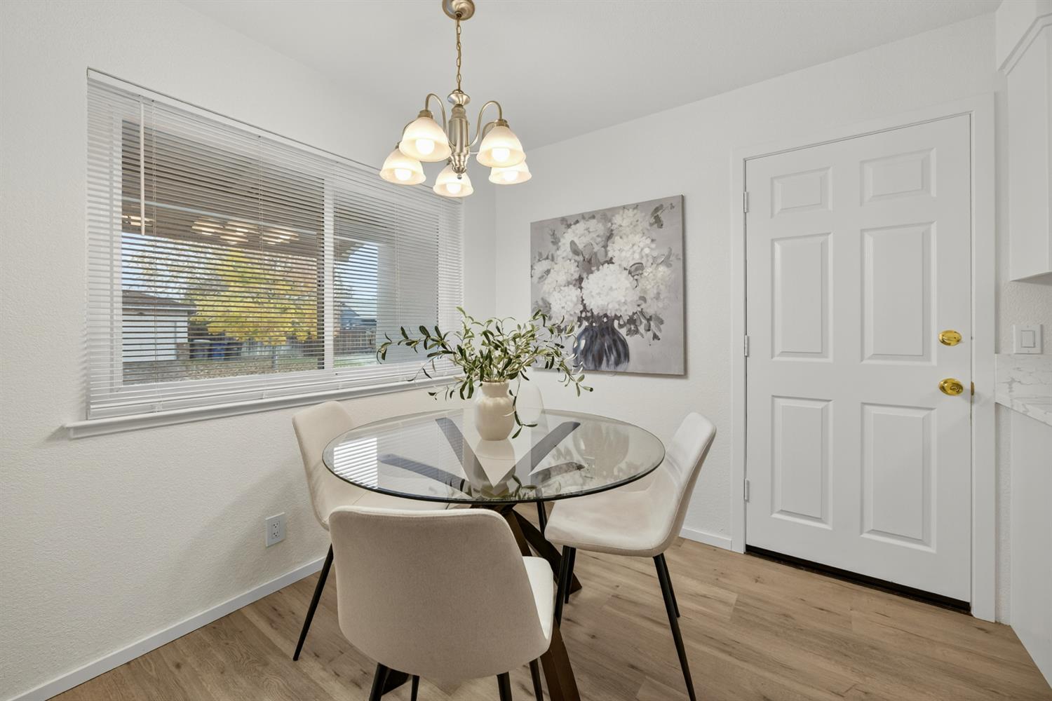 5220 Pomegranate Avenue