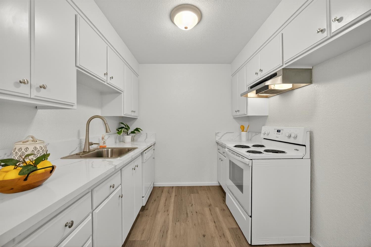 5220 Pomegranate Avenue