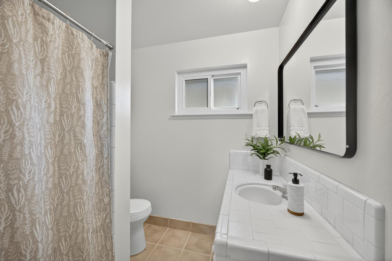 5220 Pomegranate Avenue