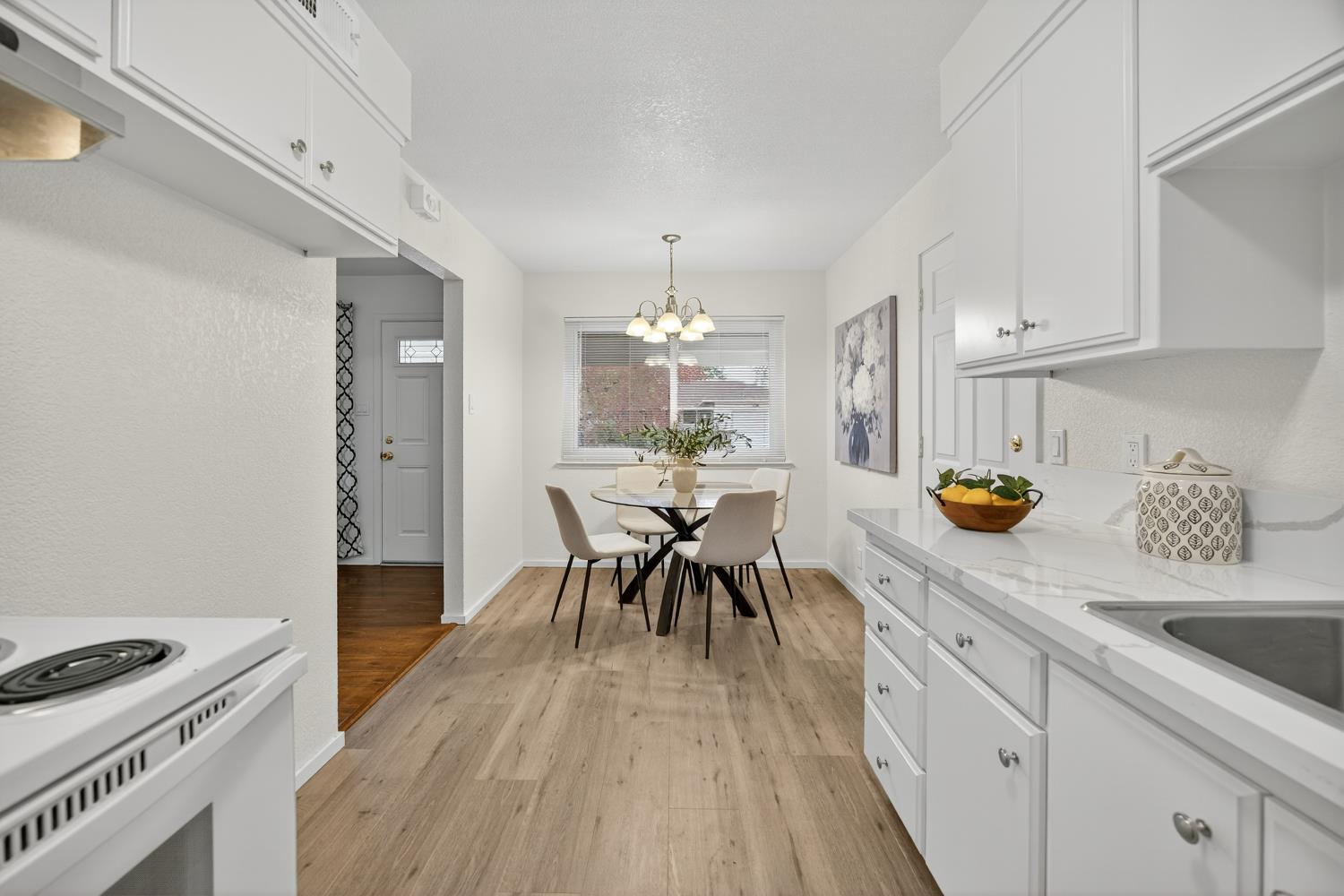 5220 Pomegranate Avenue