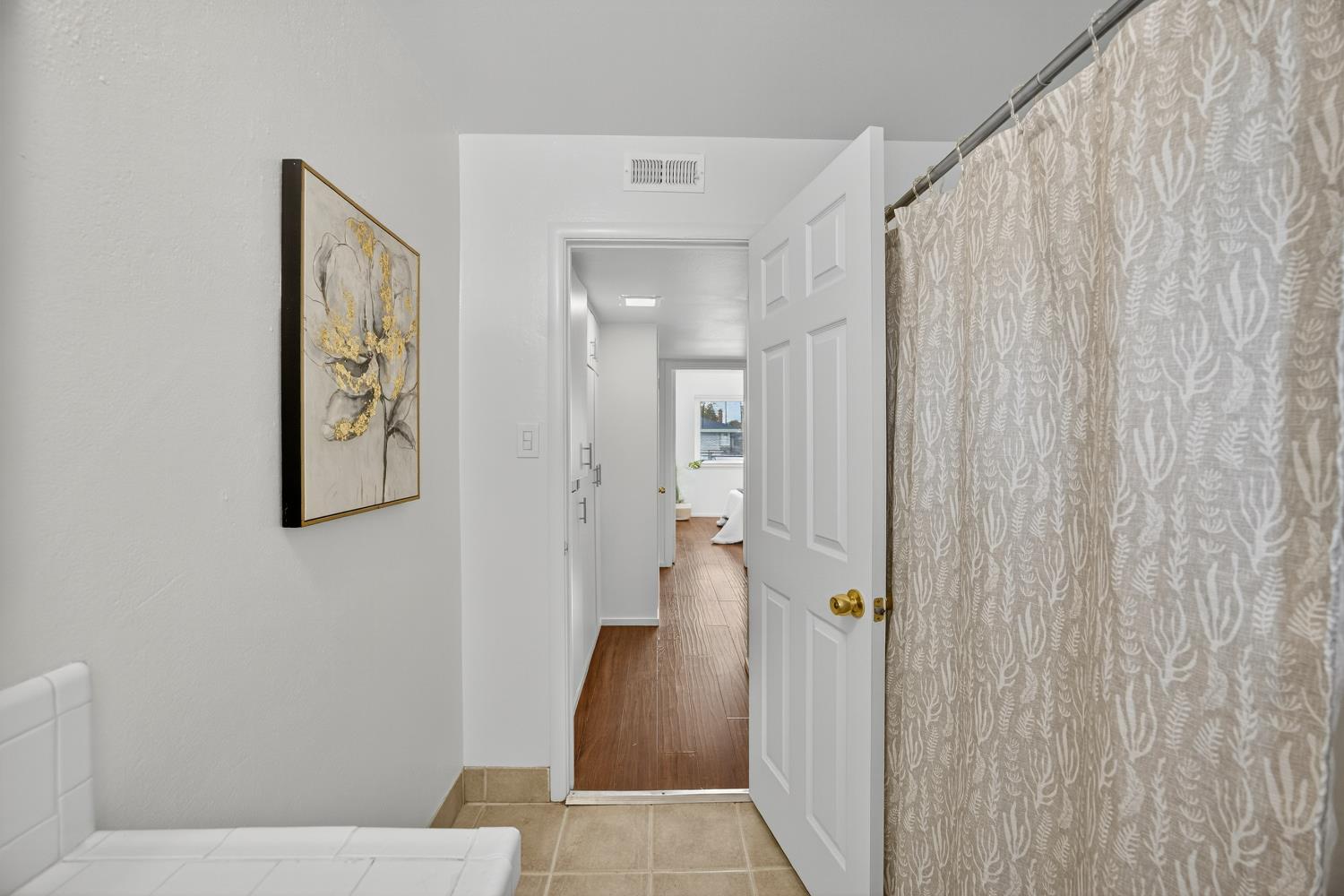 5220 Pomegranate Avenue