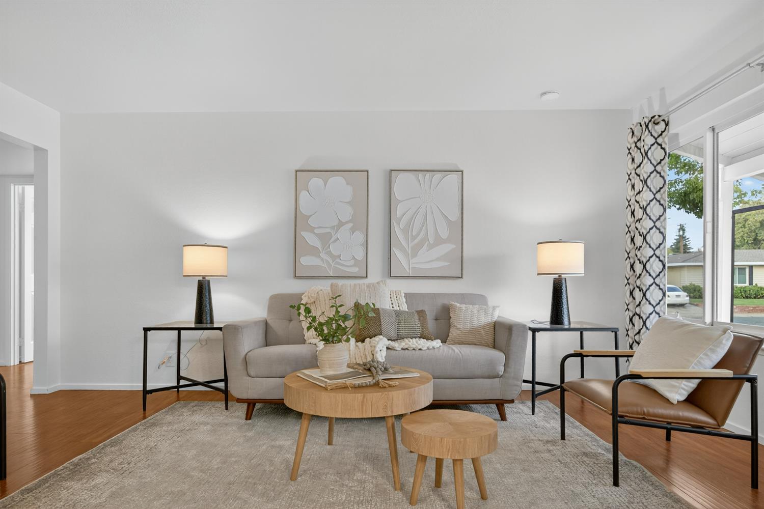 5220 Pomegranate Avenue