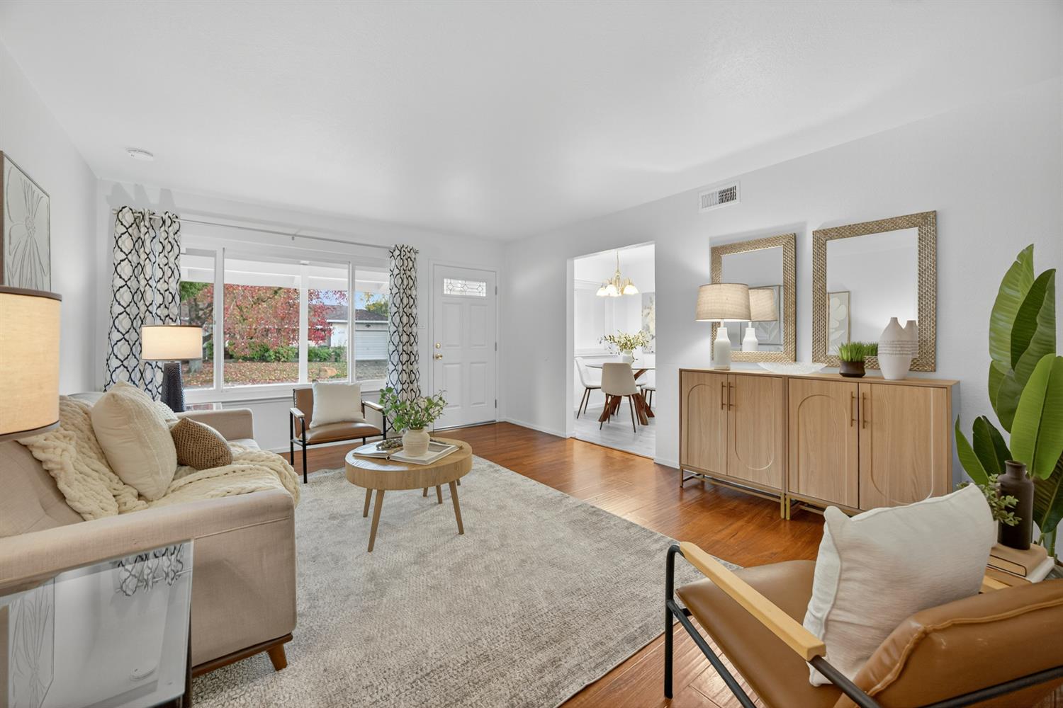 5220 Pomegranate Avenue