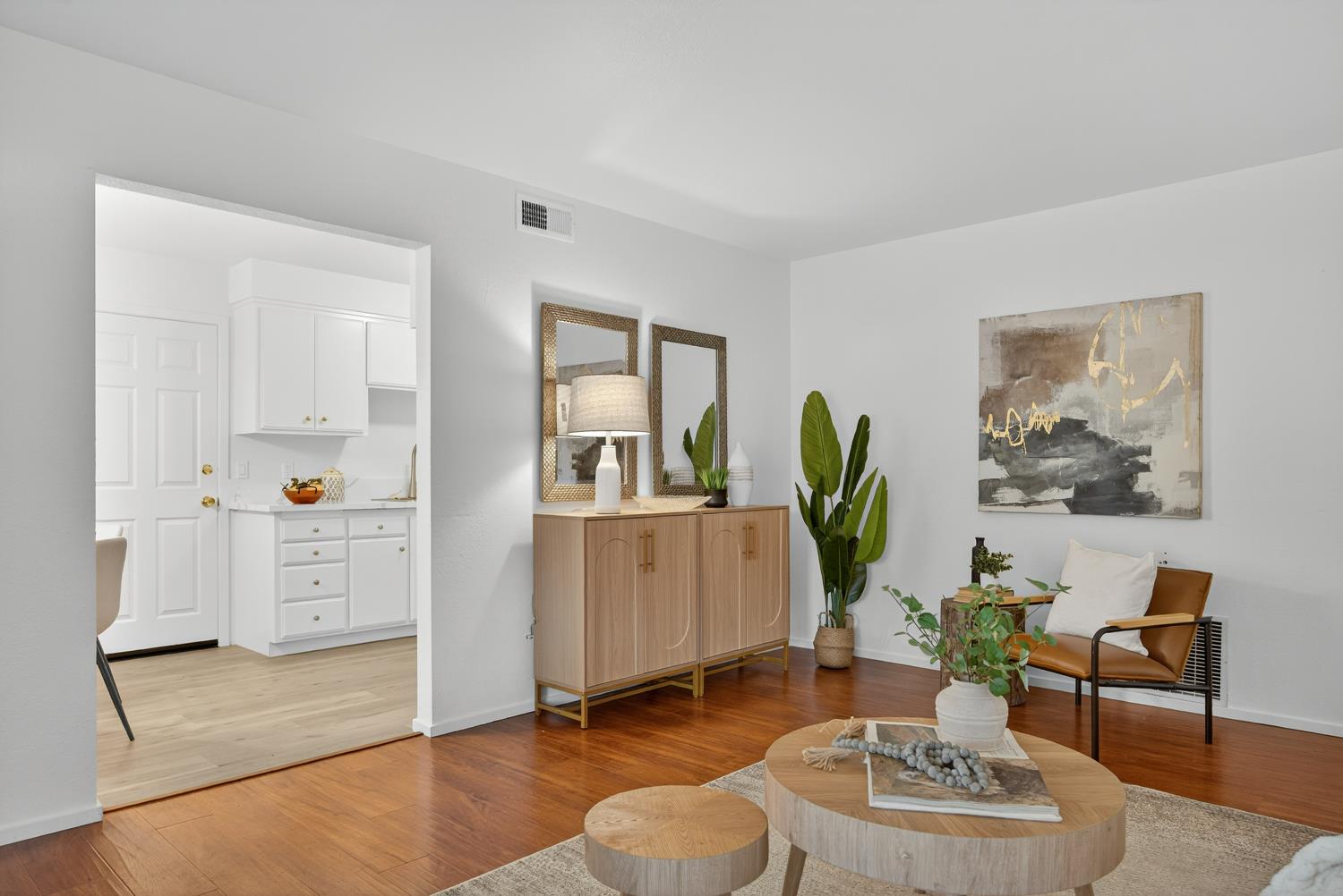 5220 Pomegranate Avenue