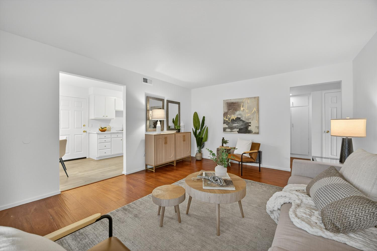 5220 Pomegranate Avenue