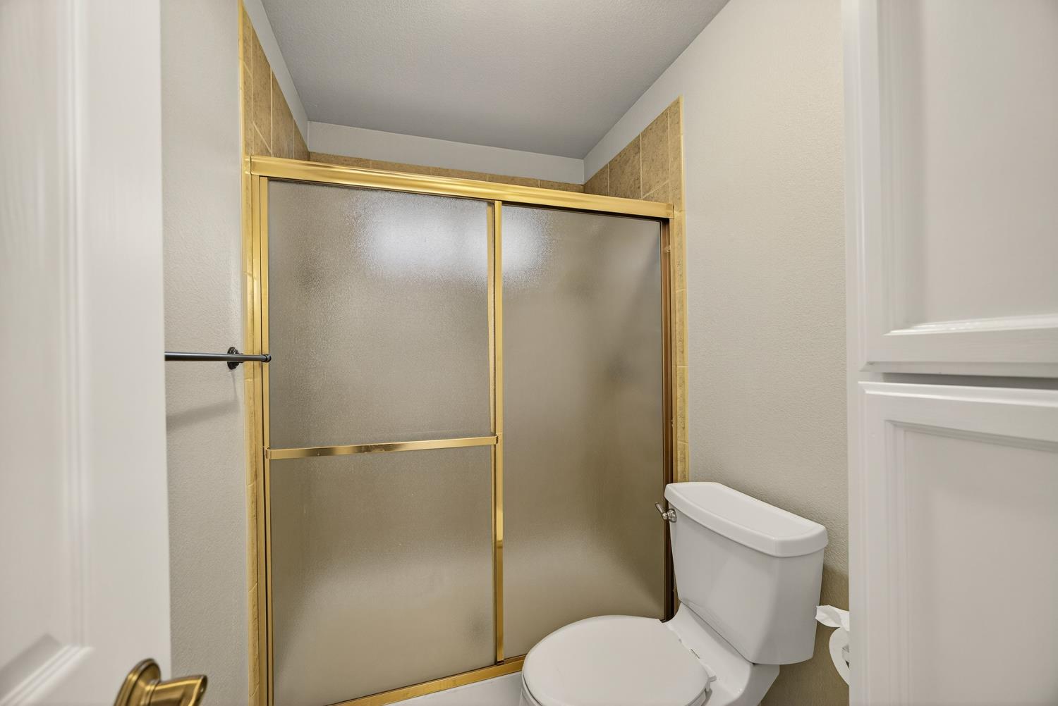 825 Mount Ranier Way