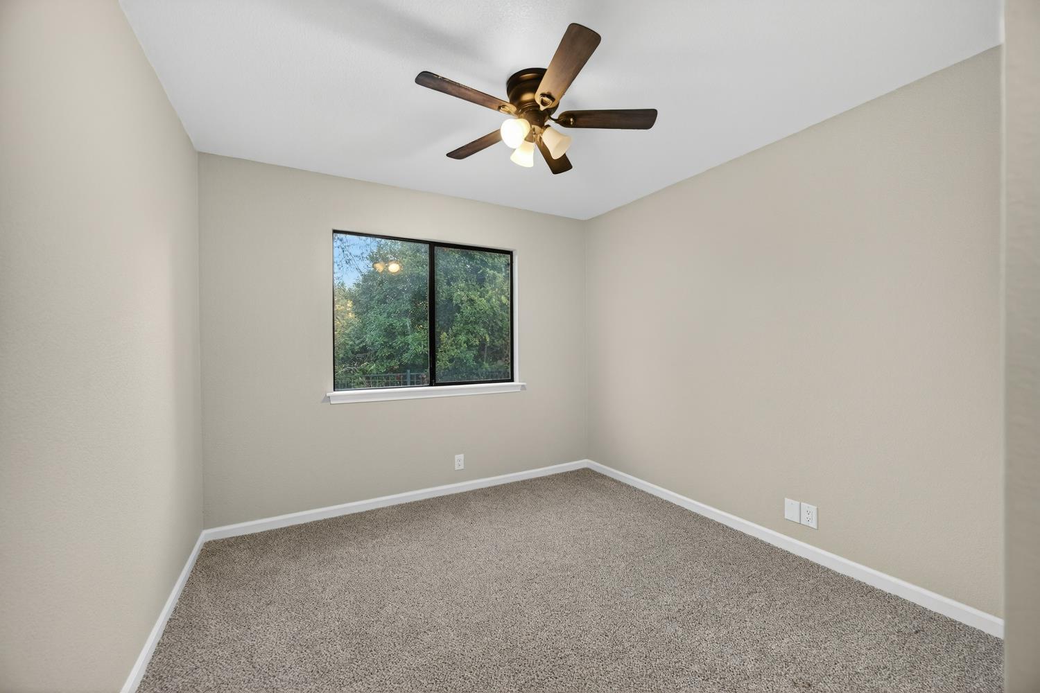 825 Mount Ranier Way