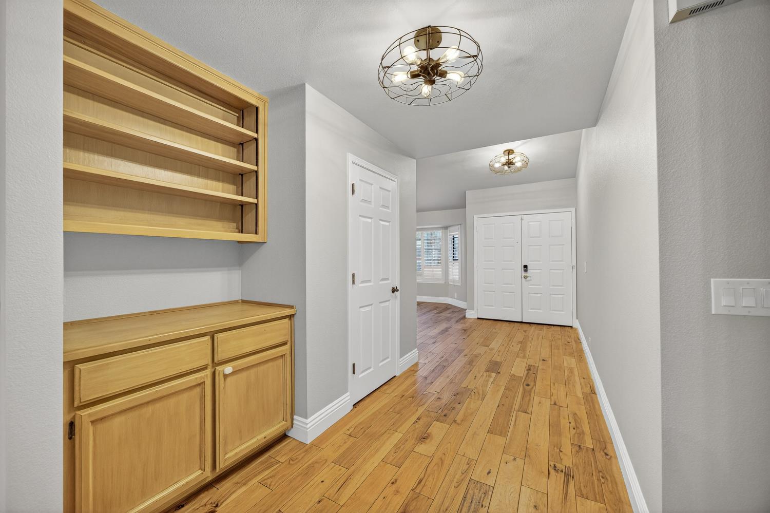 825 Mount Ranier Way