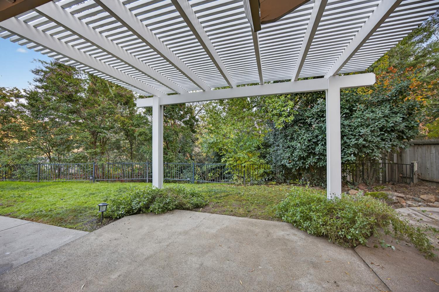 825 Mount Ranier Way