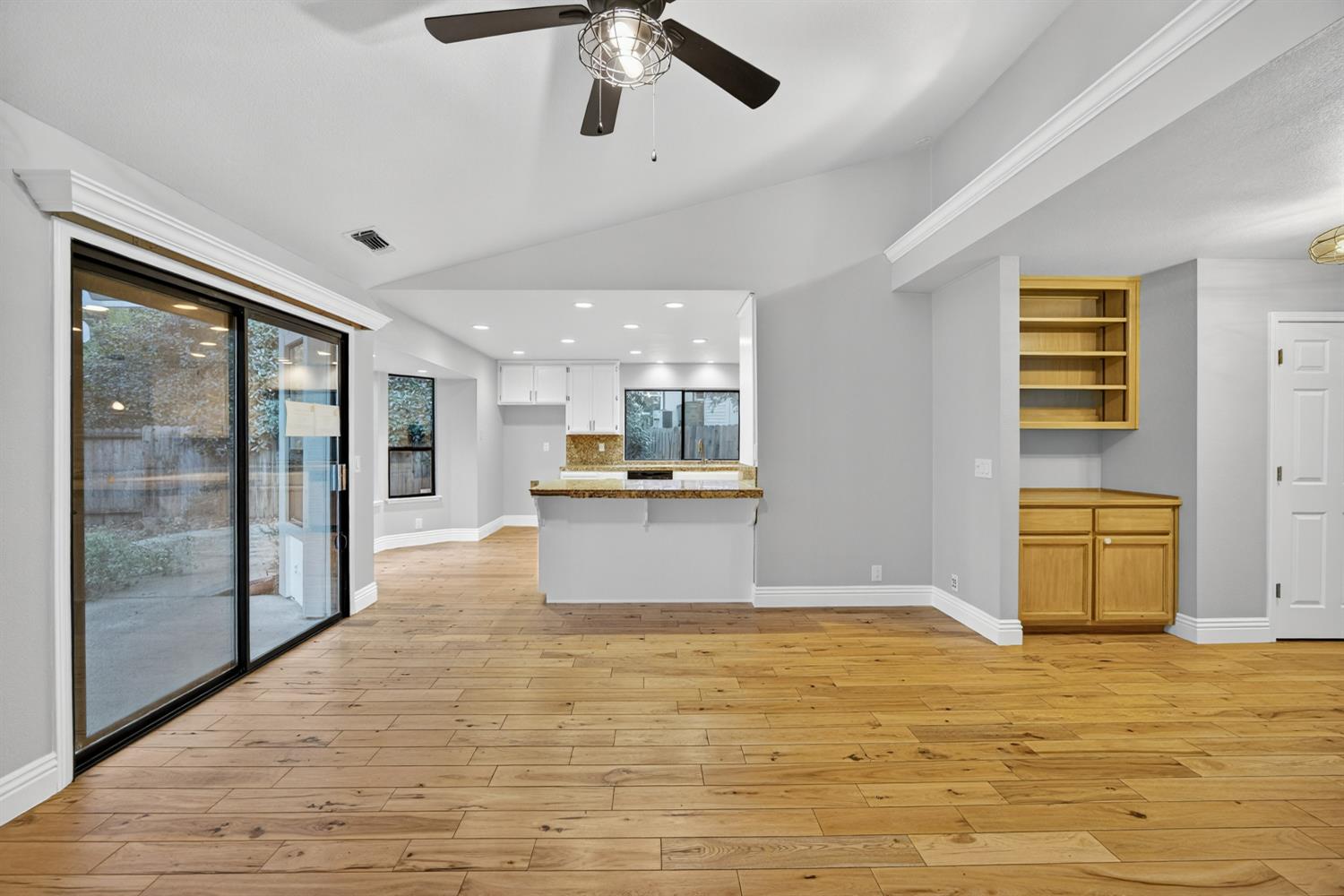 825 Mount Ranier Way